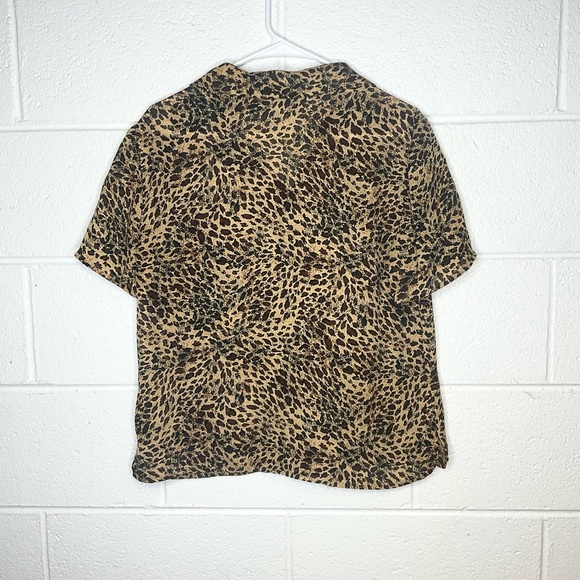 < Vintage Sag Harbor Animal Print Button Down Top > - Picture 3 of 3